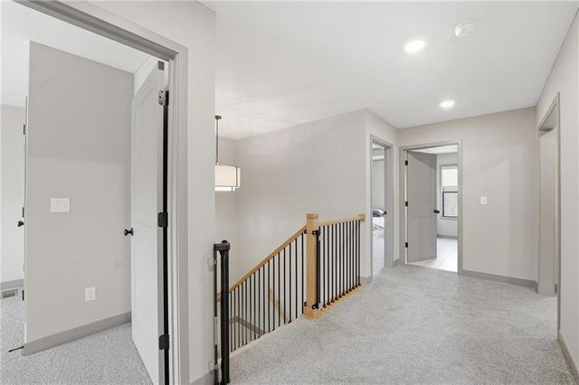 7080 NW Forest Lakes Drive, Parkville, MO 64152