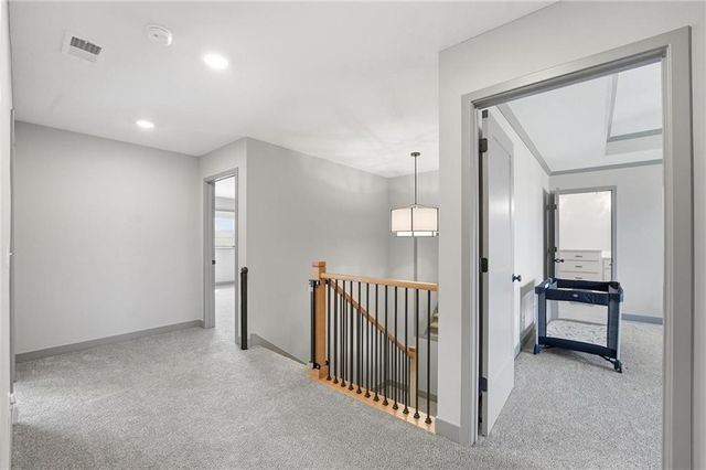 7080 NW Forest Lakes Drive, Parkville, MO 64152