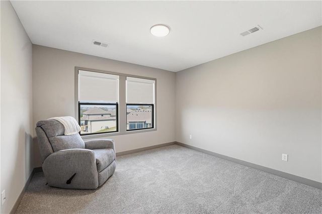 7080 NW Forest Lakes Drive, Parkville, MO 64152