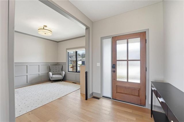 7080 NW Forest Lakes Drive, Parkville, MO 64152