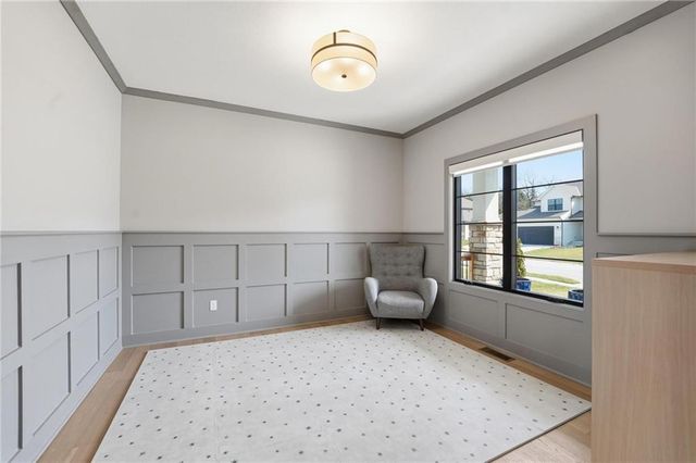 7080 NW Forest Lakes Drive, Parkville, MO 64152