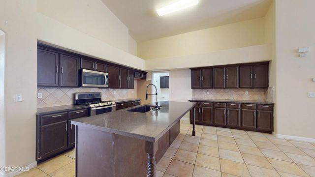 820 La Florida Drive, Canutillo, TX 79835