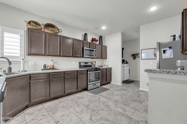 13231 EMERALD HILLS Street, Horizon City, TX 79928