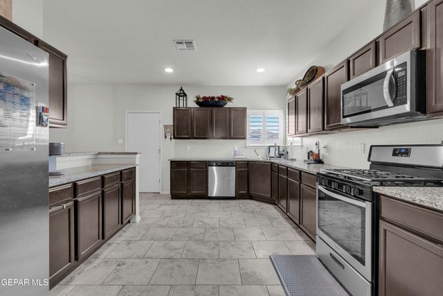 13231 EMERALD HILLS Street, Horizon City, TX 79928