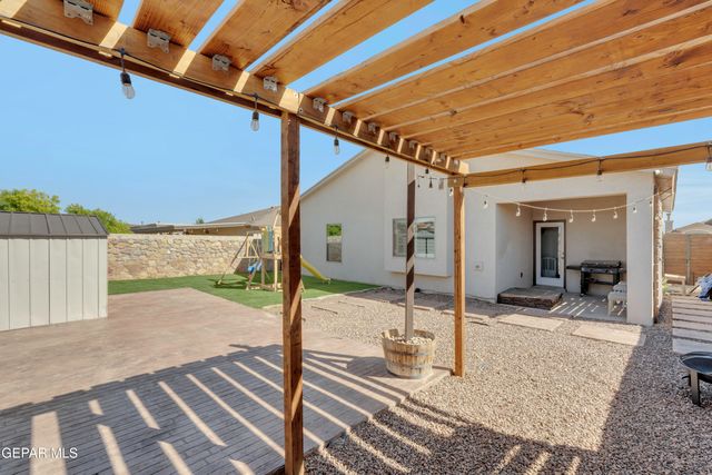 13231 EMERALD HILLS Street, Horizon City, TX 79928