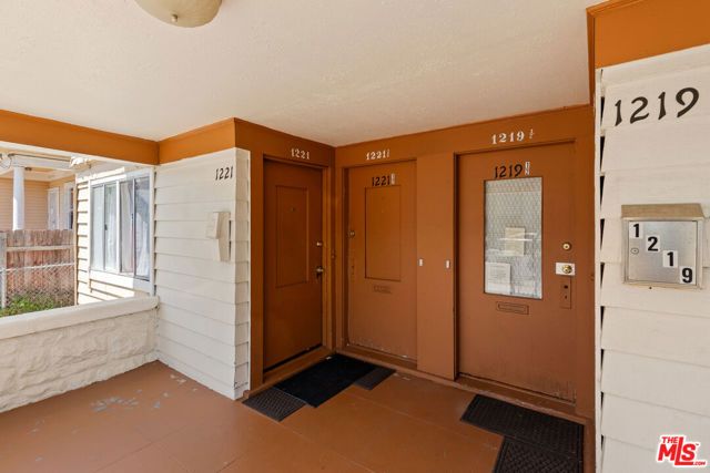 1219 Irolo Street, Los Angeles, CA 90006