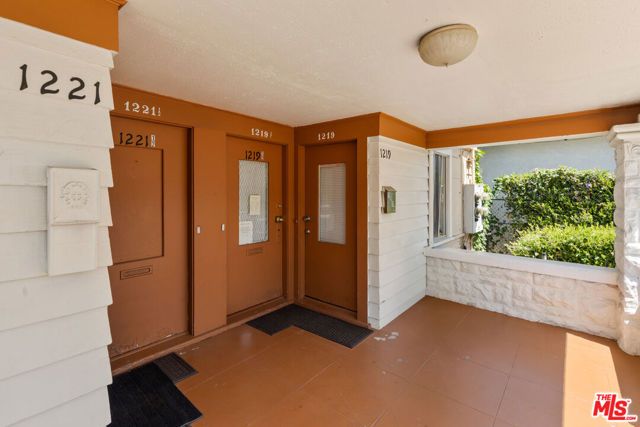 1219 Irolo Street, Los Angeles, CA 90006