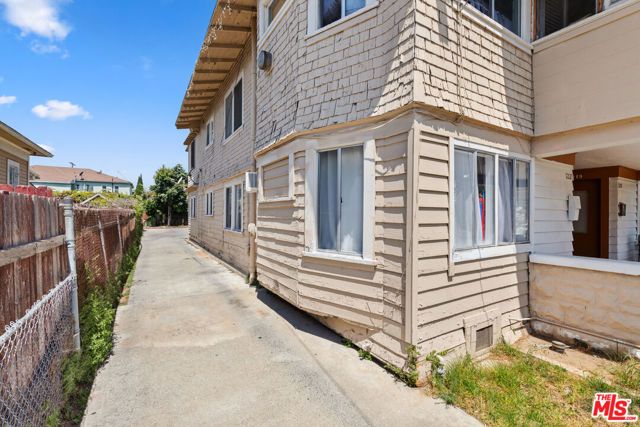 1219 Irolo Street, Los Angeles, CA 90006
