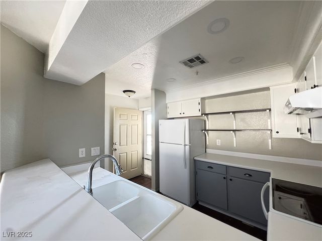 2020 Mesquite Lane 205, Laughlin, NV 89029