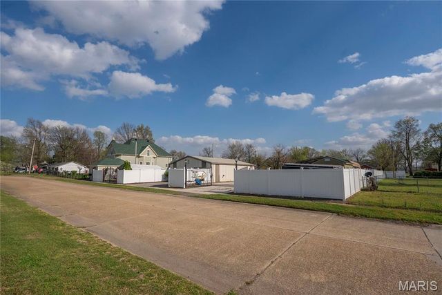 303 Dorothy Street, Sikeston, MO 63801