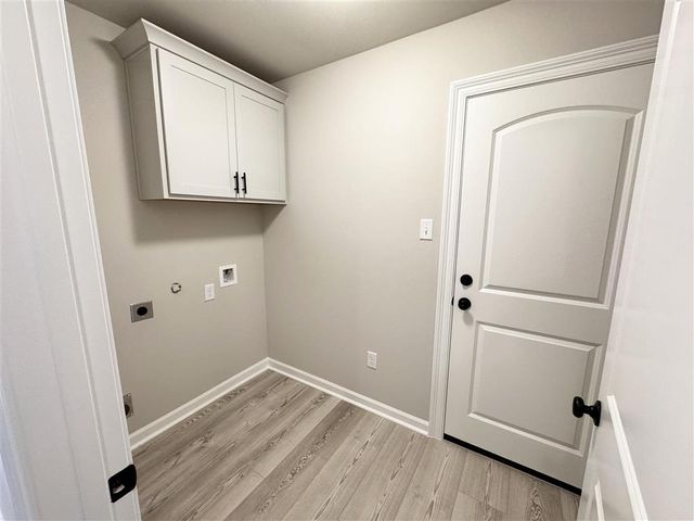 132 CHANDLER Lane, Sulphur, LA 70665