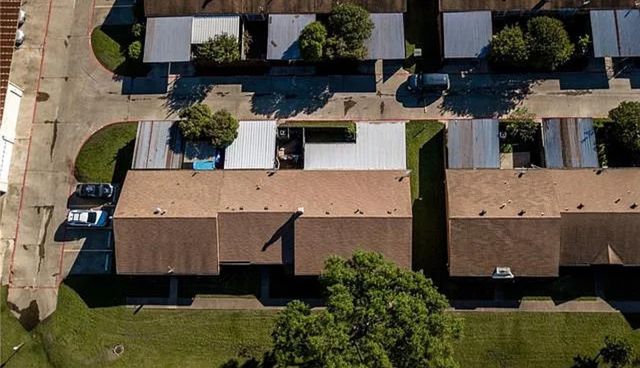 82 E Mountain Creek Drive E, Grand Prairie, TX 75052