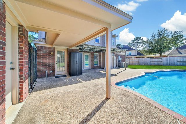 17618 Rustling Aspen Lane, Houston, TX 77095