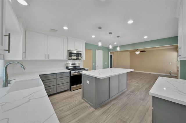 17618 Rustling Aspen Lane, Houston, TX 77095