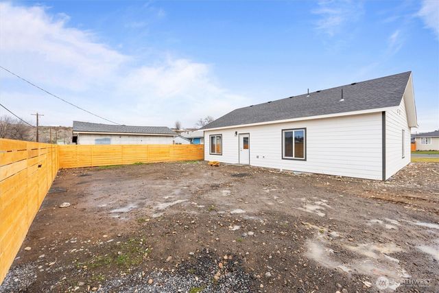 248 SE Pioneer Avenue, Ephrata, WA 98823