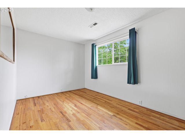 15341 S HATTAN Rd, Oregon City, OR 97045