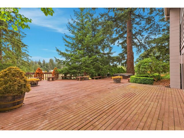 15341 S HATTAN Rd, Oregon City, OR 97045