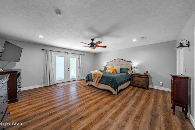 4765 Country Lake Drive, Marianna, FL 32446