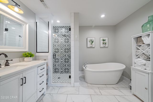 4765 Country Lake Drive, Marianna, FL 32446