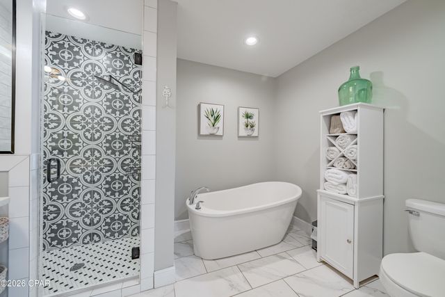 4765 Country Lake Drive, Marianna, FL 32446