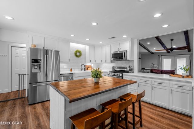 4765 Country Lake Drive, Marianna, FL 32446