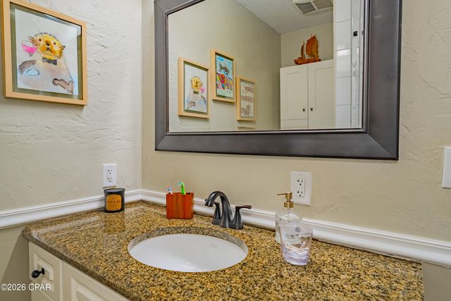 4765 Country Lake Drive, Marianna, FL 32446