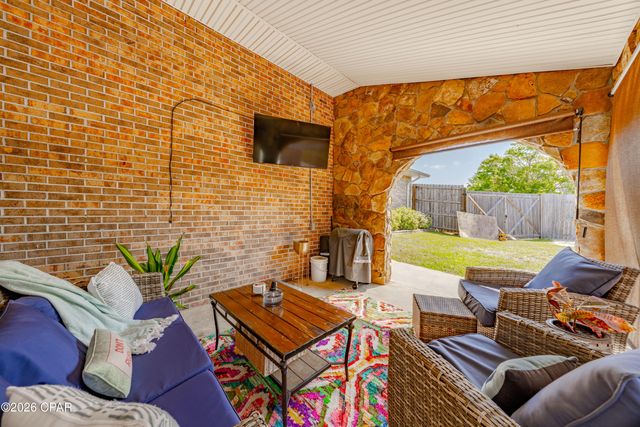 4765 Country Lake Drive, Marianna, FL 32446