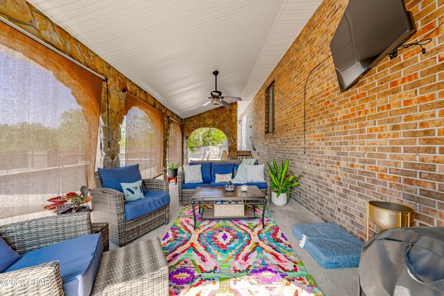 4765 Country Lake Drive, Marianna, FL 32446