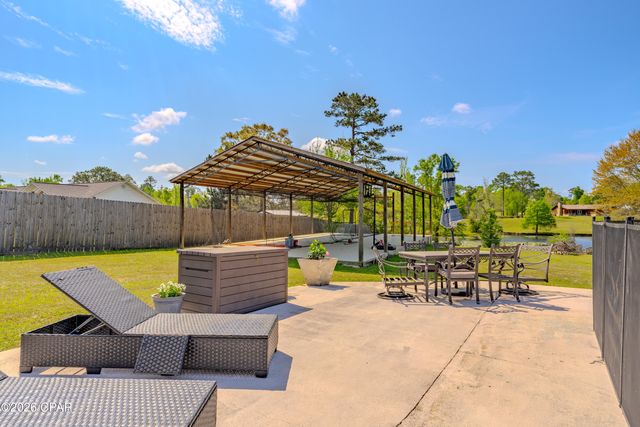 4765 Country Lake Drive, Marianna, FL 32446