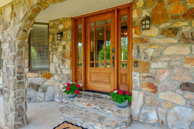 4765 Country Lake Drive, Marianna, FL 32446