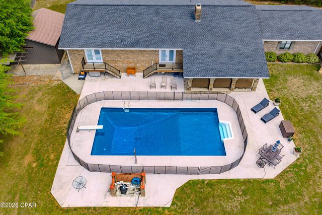 4765 Country Lake Drive, Marianna, FL 32446