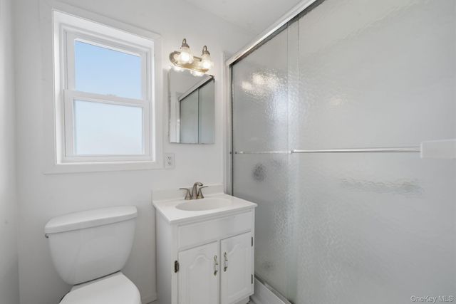 11 Toehee Place 2B, Islip, NY 11715