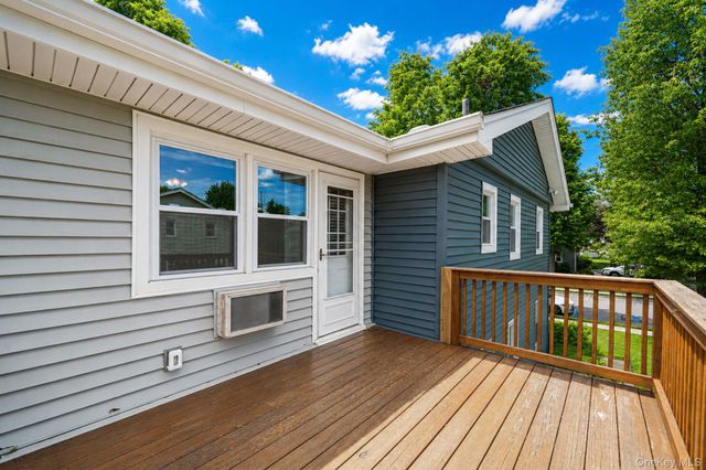 11 Toehee Place 2B, Islip, NY 11715