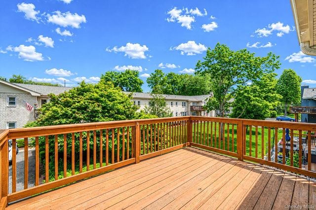11 Toehee Place 2B, Islip, NY 11715