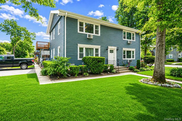 11 Toehee Place 2B, Islip, NY 11715