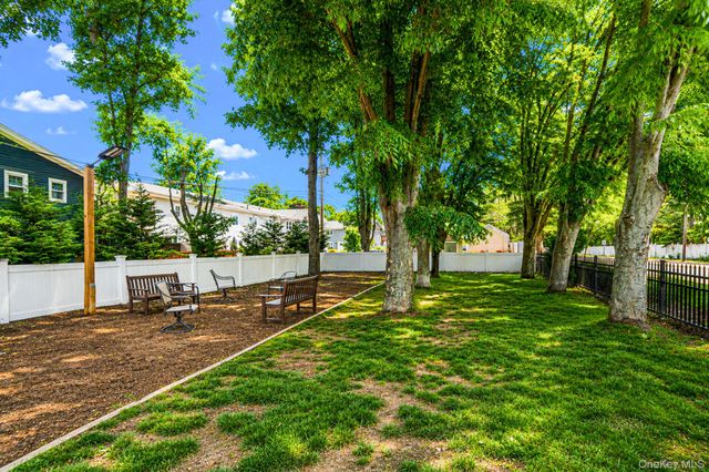 11 Toehee Place 2B, Islip, NY 11715