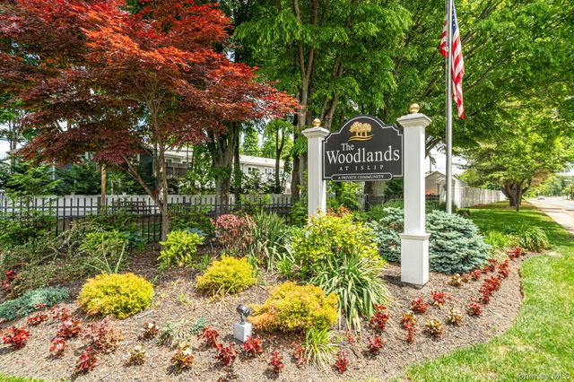 11 Toehee Place 2B, Islip, NY 11715