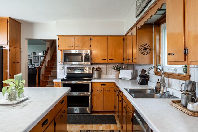 W1554 North Side DRIVE, Oconomowoc, WI 53066