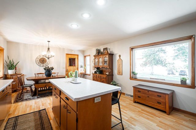 W1554 North Side DRIVE, Oconomowoc, WI 53066