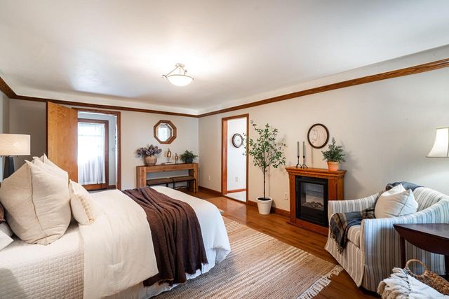 W1554 North Side DRIVE, Oconomowoc, WI 53066