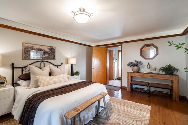 W1554 North Side DRIVE, Oconomowoc, WI 53066