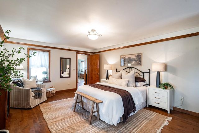 W1554 North Side DRIVE, Oconomowoc, WI 53066