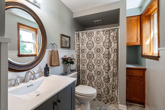 W1554 North Side DRIVE, Oconomowoc, WI 53066
