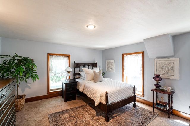 W1554 North Side DRIVE, Oconomowoc, WI 53066
