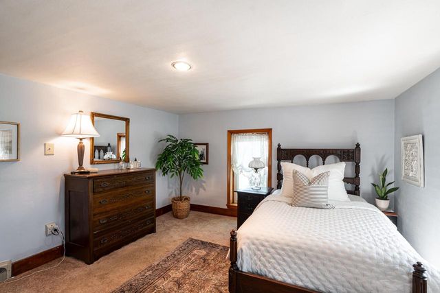 W1554 North Side DRIVE, Oconomowoc, WI 53066