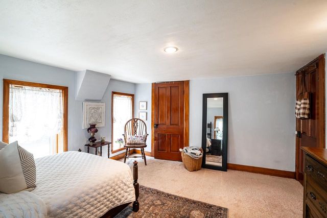 W1554 North Side DRIVE, Oconomowoc, WI 53066
