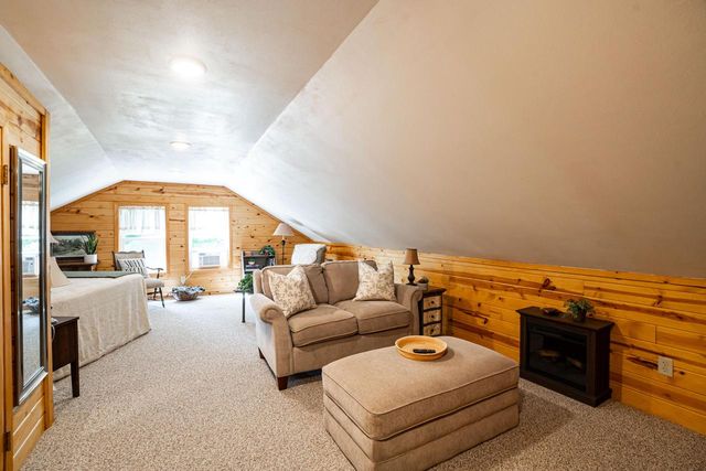 W1554 North Side DRIVE, Oconomowoc, WI 53066