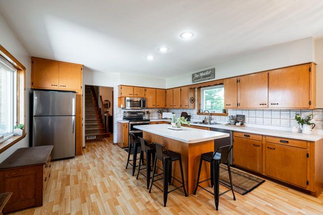 W1554 North Side DRIVE, Oconomowoc, WI 53066