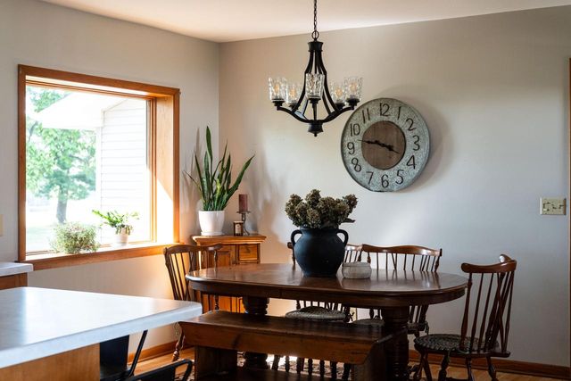 W1554 North Side DRIVE, Oconomowoc, WI 53066