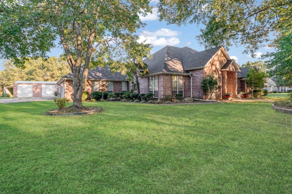 410 Timber Lakes Drive, Powderly, TX 75473